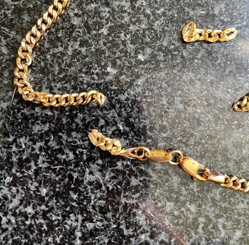 bijoux or casse